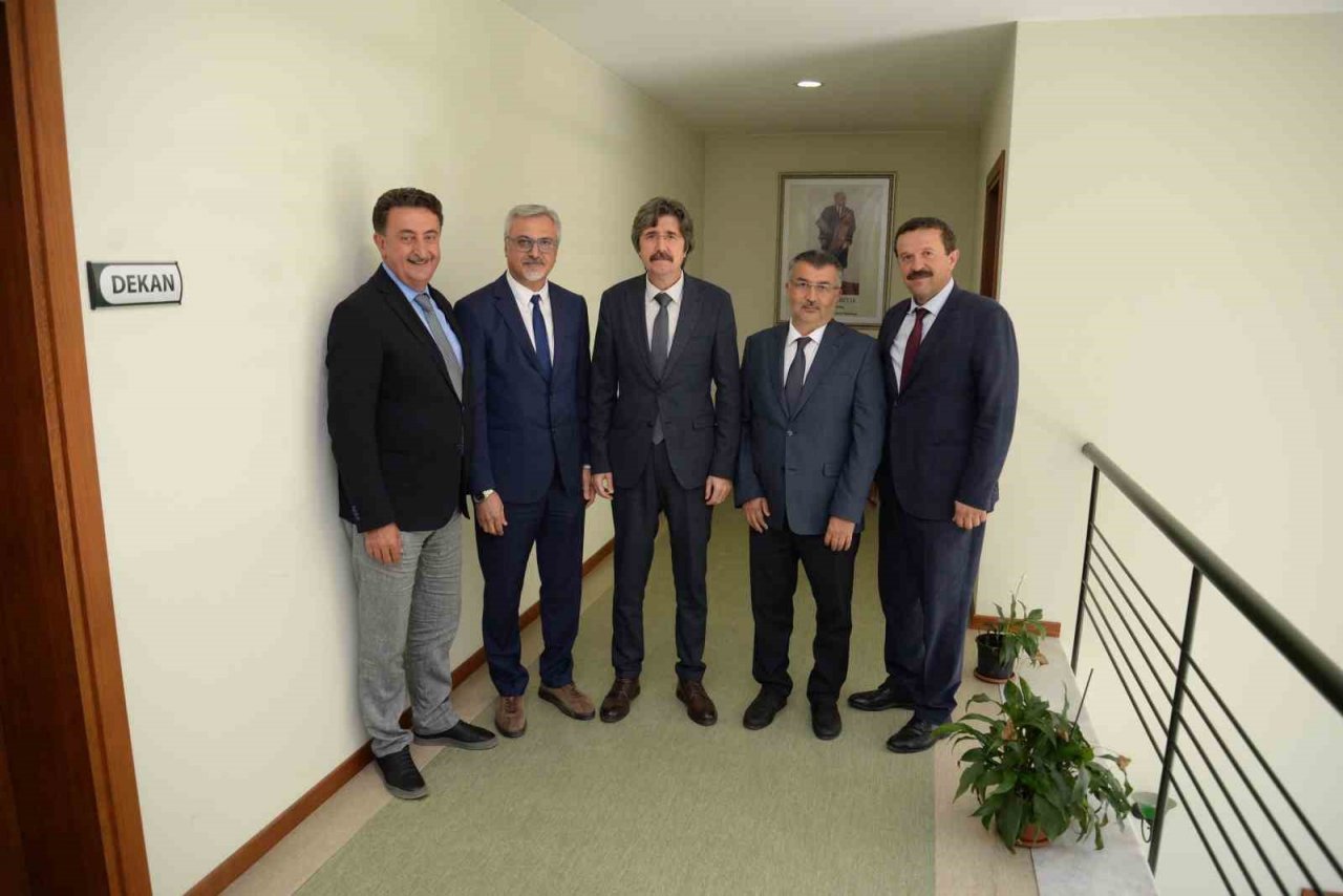 Hukuk Fakültesi’nde bayrak değişimi