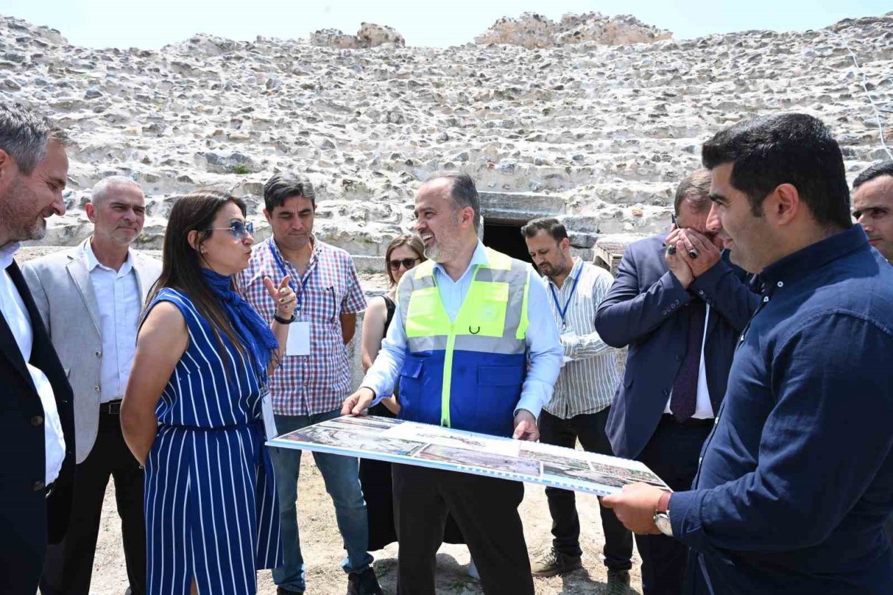 İznik Roma Tiyatrosu turizme kazandırılıyor