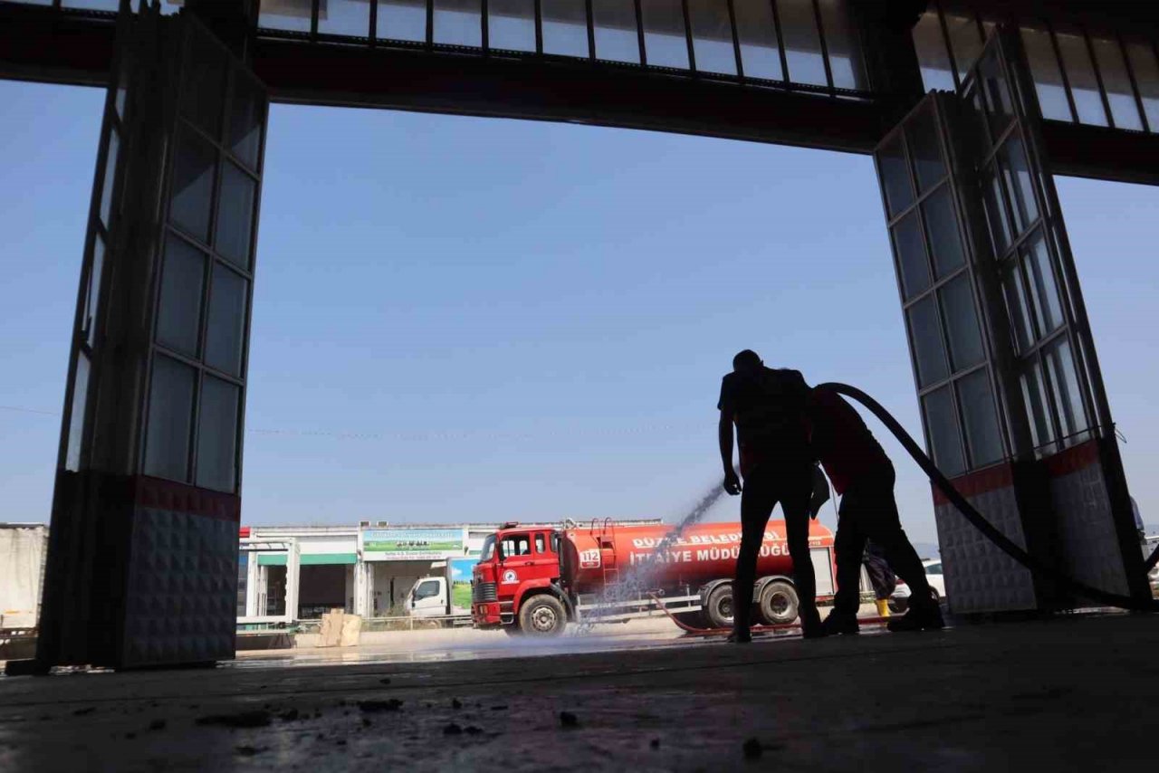 Düzce Belediyesi mesaiye ara vermedi