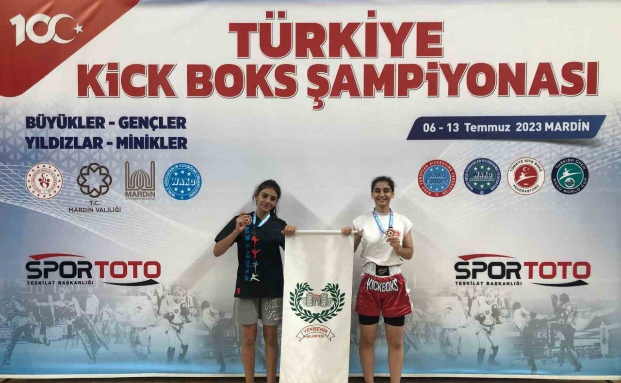 Yenişehir Belediyesi kick boks sporcuları Avrupa Şampiyonası’nda