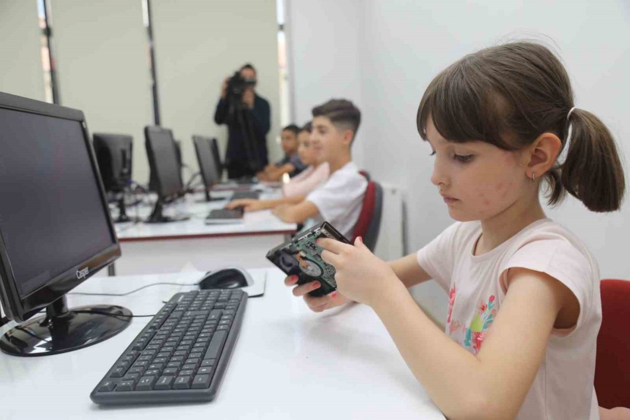 EBEGEM’de yaz kursları devam ediyor