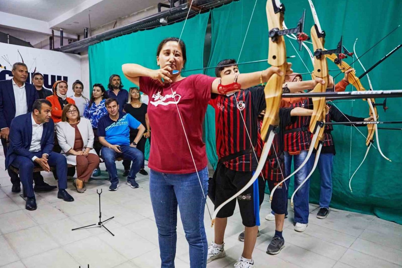 Büyükşehir’in yaz spor okullarına öğrencilerden yoğun ilgi
