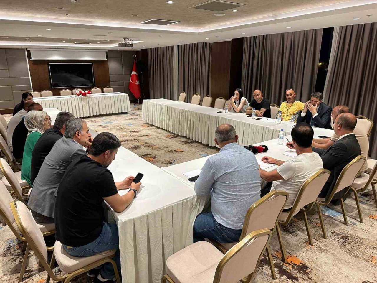 Yüksekova’da Iraklı acente temsilcileri için heyecanlı bekleyiş