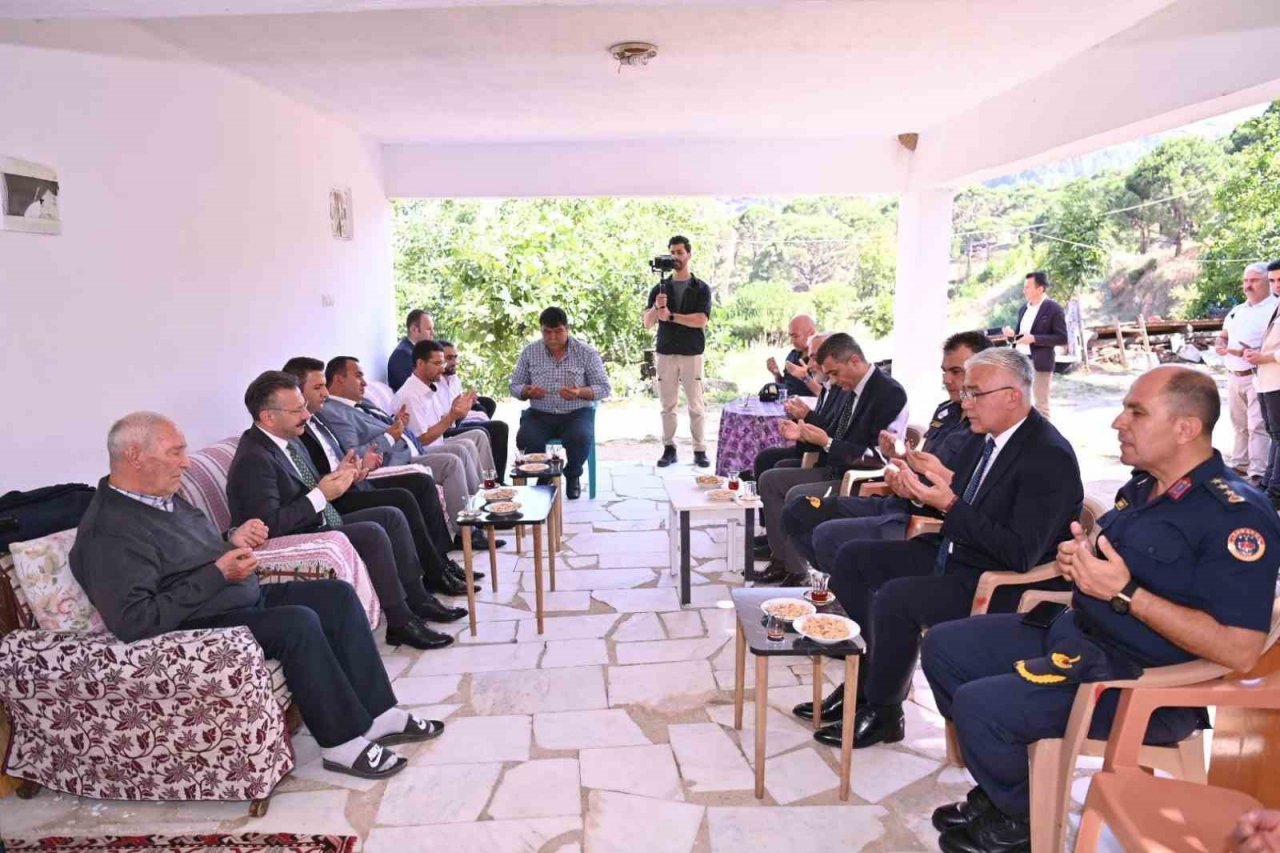 Vali Aksoy, Bozdoğanlı muhtarlar ile bir araya geldi