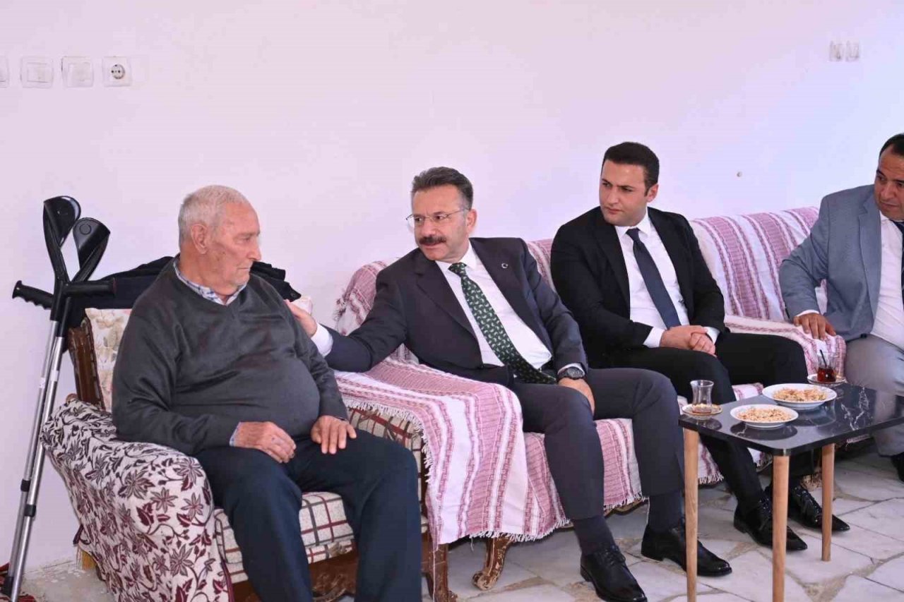 Vali Aksoy, Bozdoğanlı muhtarlar ile bir araya geldi