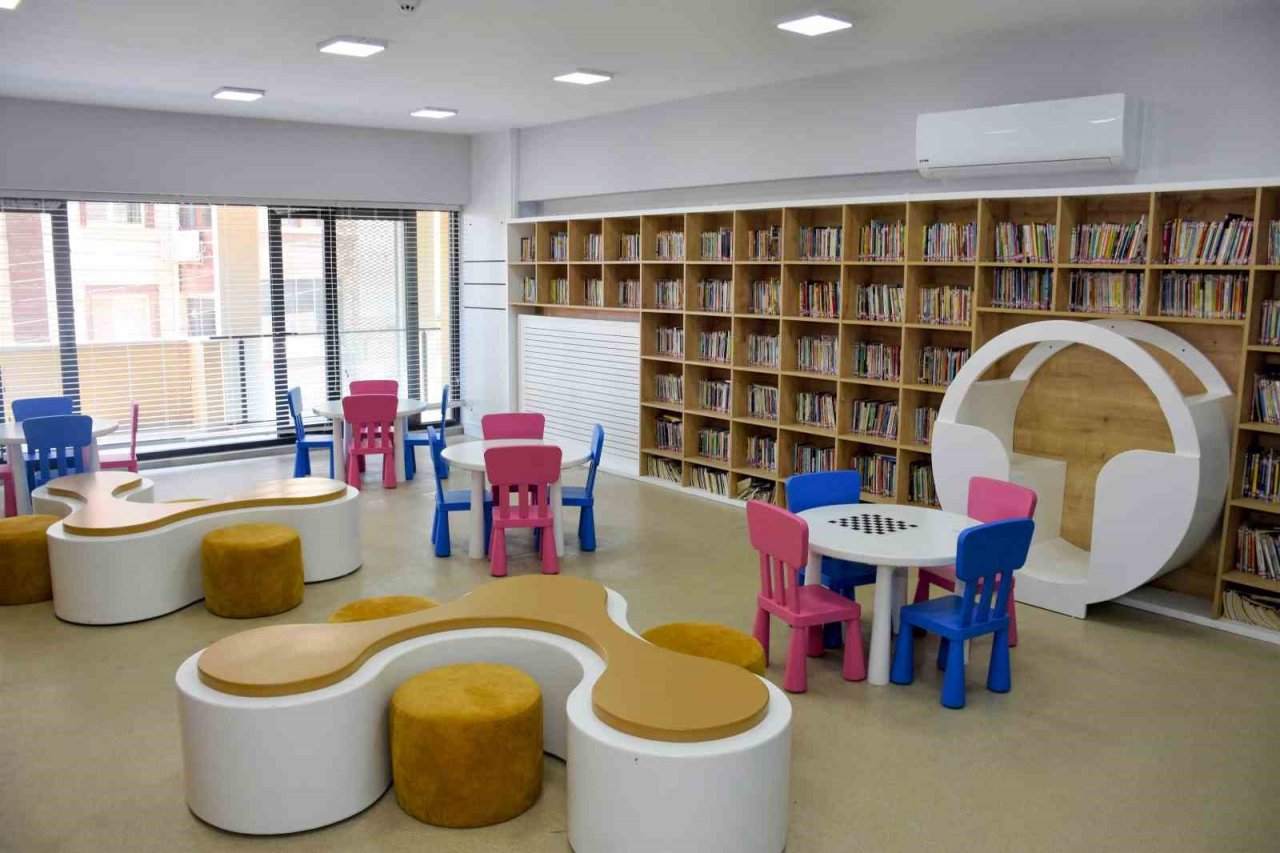 Karacabey İlçe Kütüphanesi Gençlik Merkezine taşındı