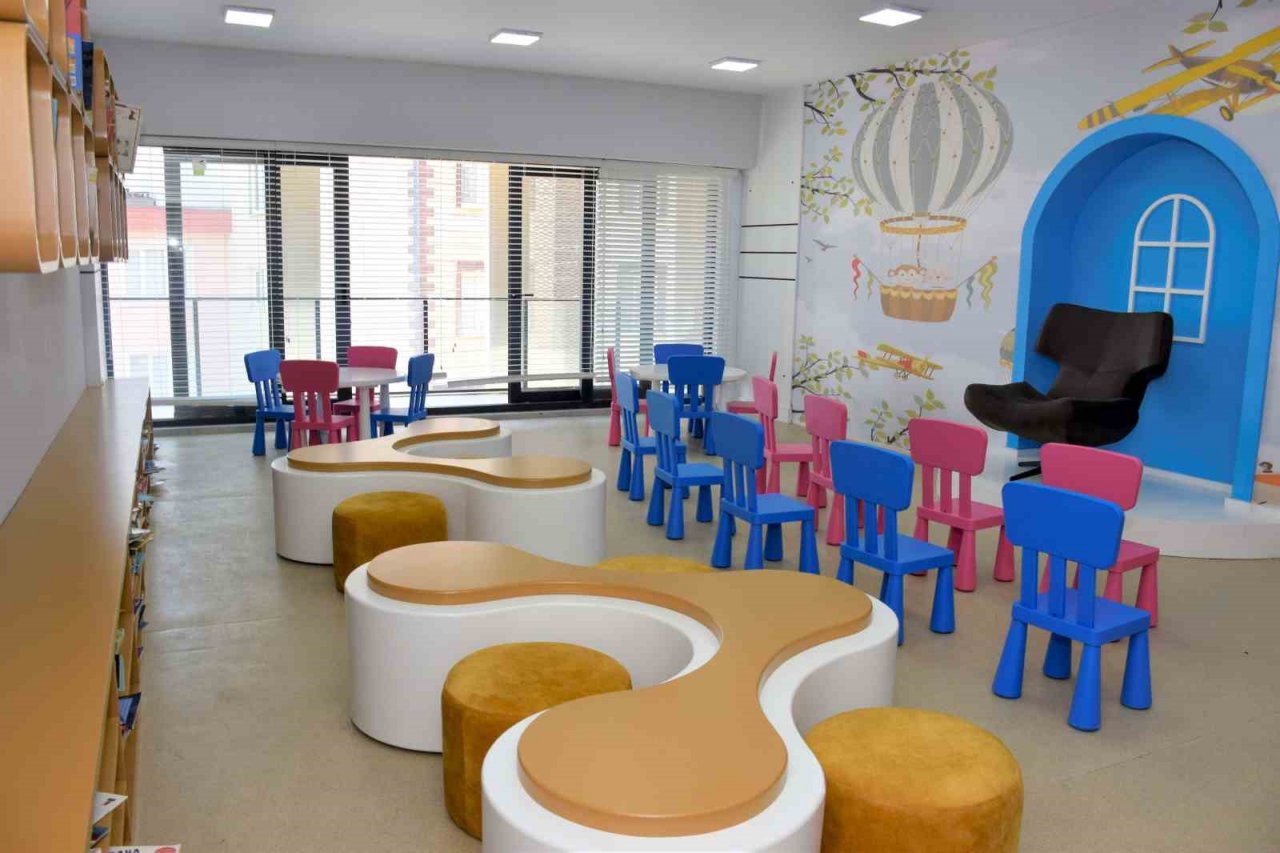 Karacabey İlçe Kütüphanesi Gençlik Merkezine taşındı