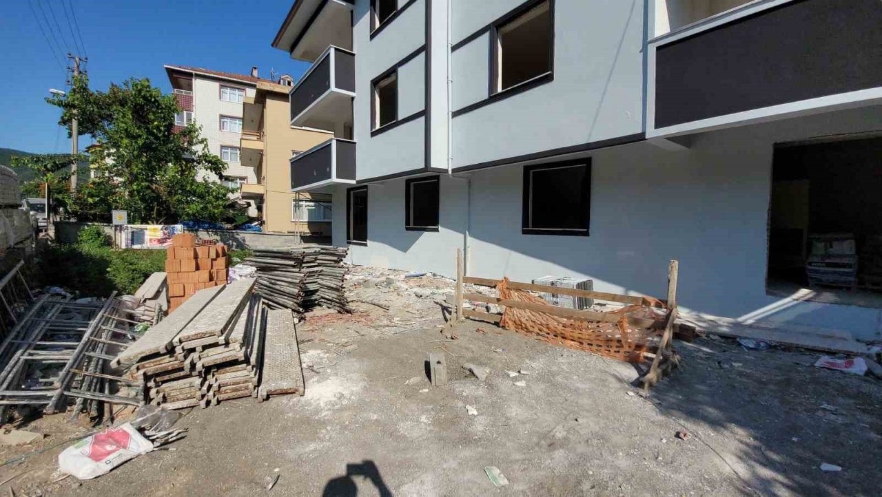 İnşaat malzemeleri çalınan ustadan hırsıza çağrı: “Lütfen malzemelerimi geri getir senden şikayetçi olmayayım”