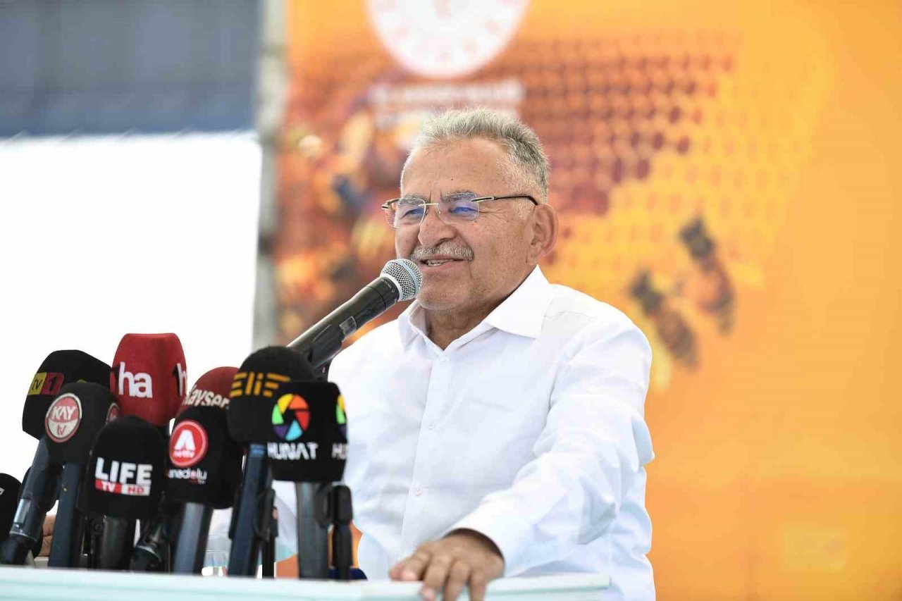 Başkan Büyükkılıç’tan 35’i kadın 80 üreticiye 2 milyon 260 bin TL’lik arılı kovan desteği