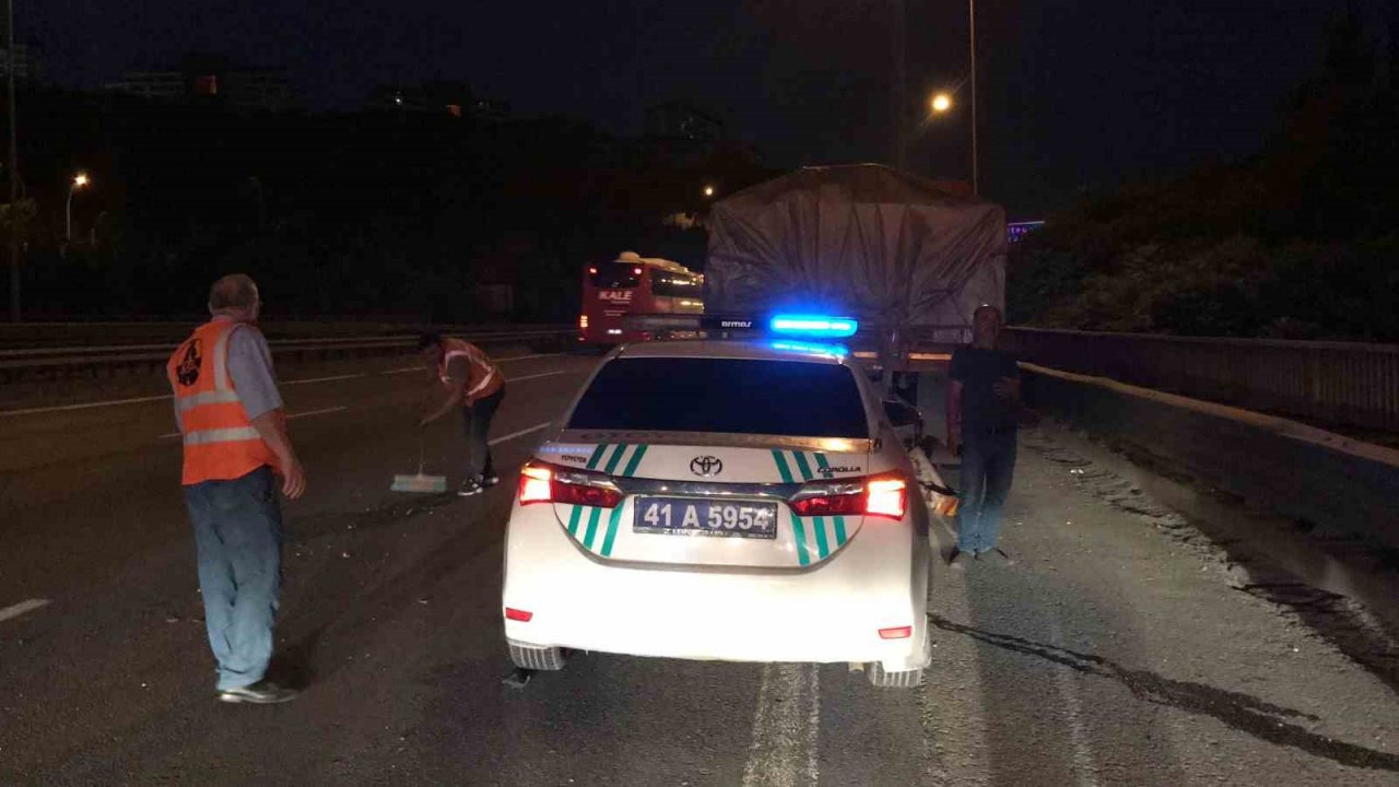 Önce kazada sıkıştığı yerden kurtuldu, ardından araçtaki cep telefonu için ekipleri harekete geçirdi