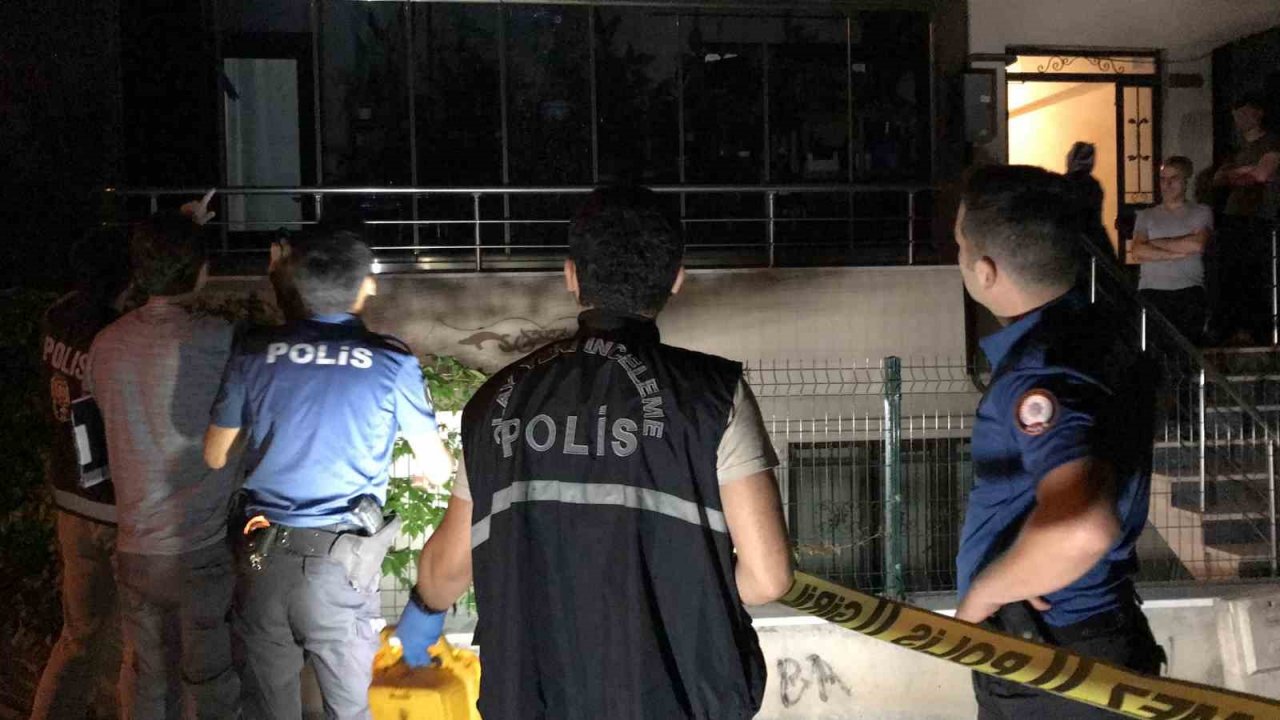 Daha önce tartışma yaşadığı husumetlisinin evini kurşunladı