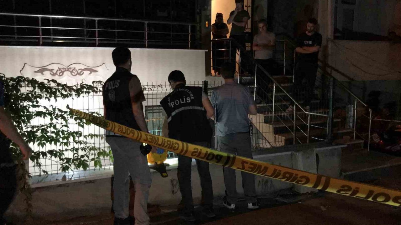 Daha önce tartışma yaşadığı husumetlisinin evini kurşunladı