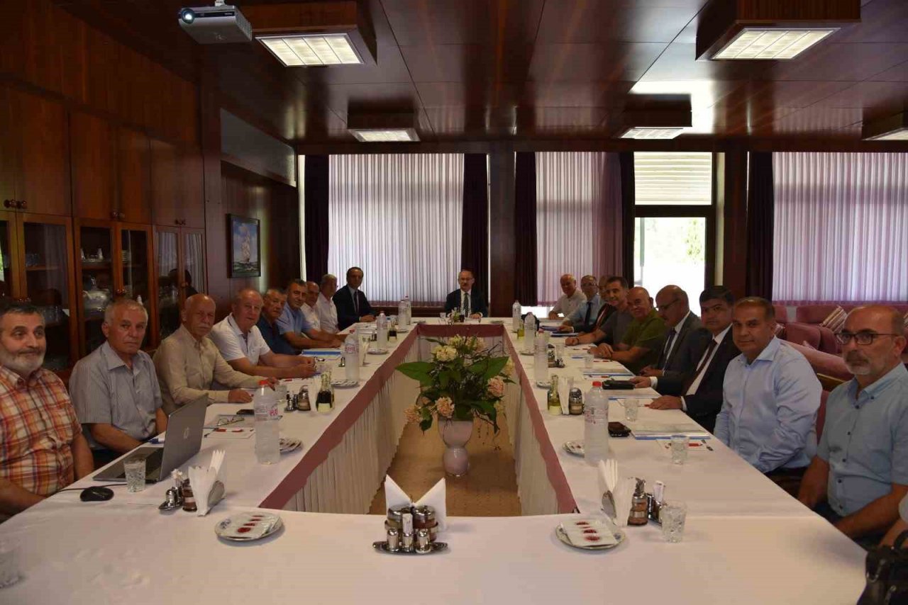 Vali Karadeniz, Soma’da temaslarda bulundu