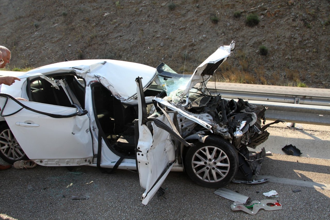 Kazada ağır yaralanan şahıs yaşam savaşını kaybetti