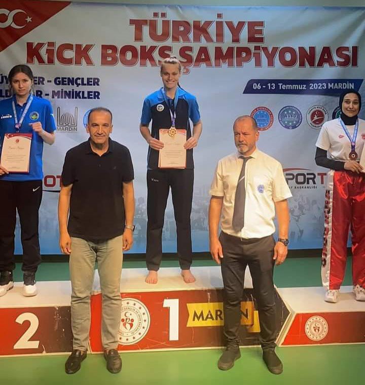Kick Boks’ta Türkiye Şampiyonu Sakarya Büyükşehir’den