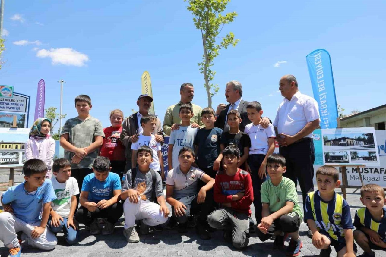 Melikgazi tüm mahallelere hizmet götürmeye devam ediyor