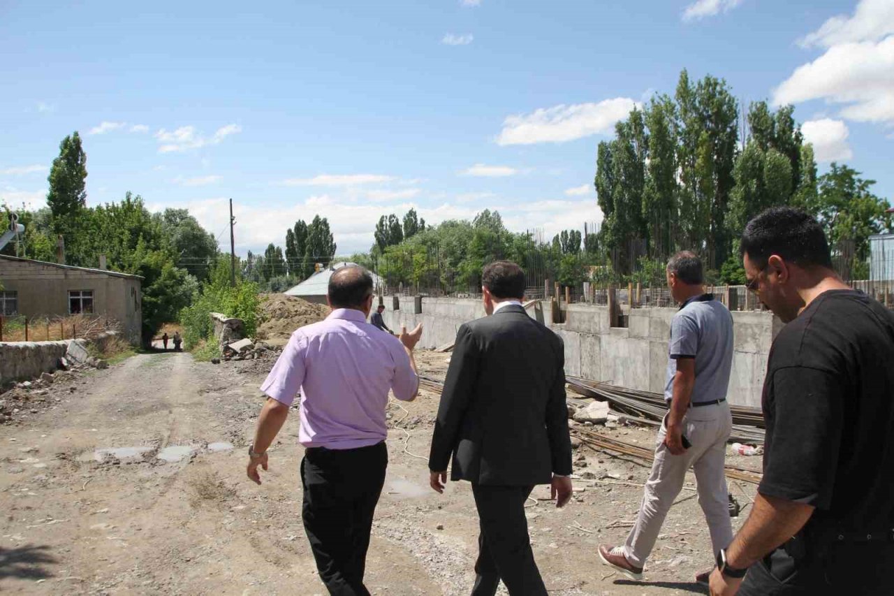 Kaymakam Bayram kamu inşaatlarını inceledi