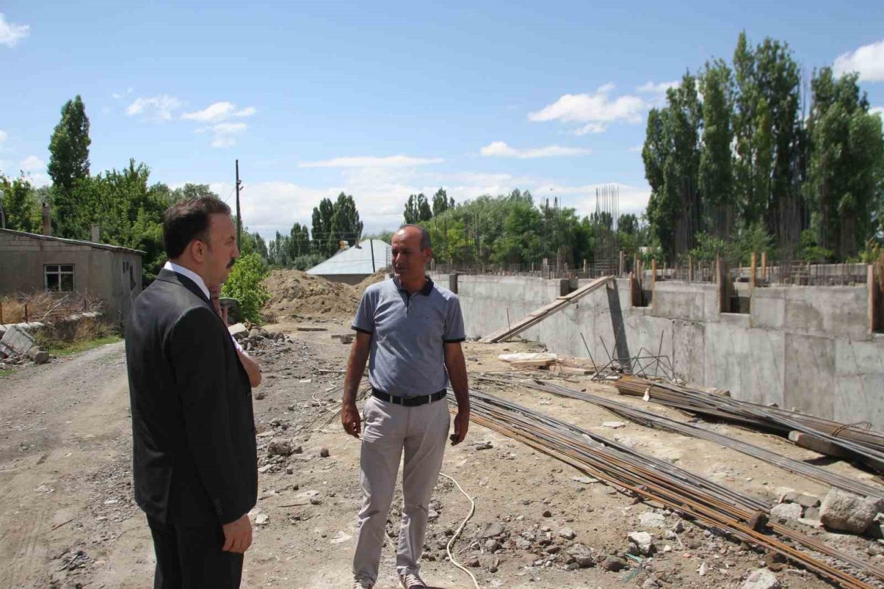 Kaymakam Bayram kamu inşaatlarını inceledi