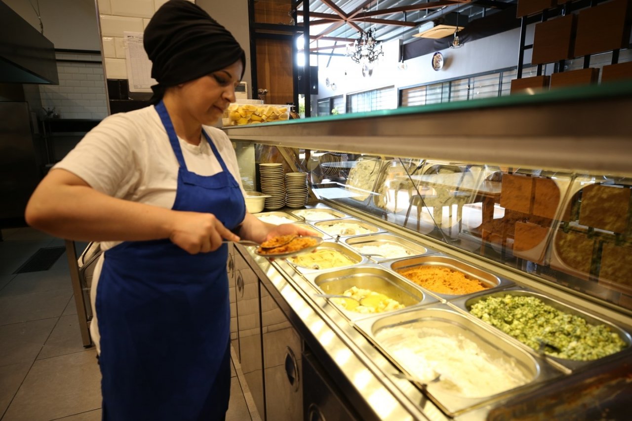 Nilüfer’de örnek işletme belgesini başkanlar verdi