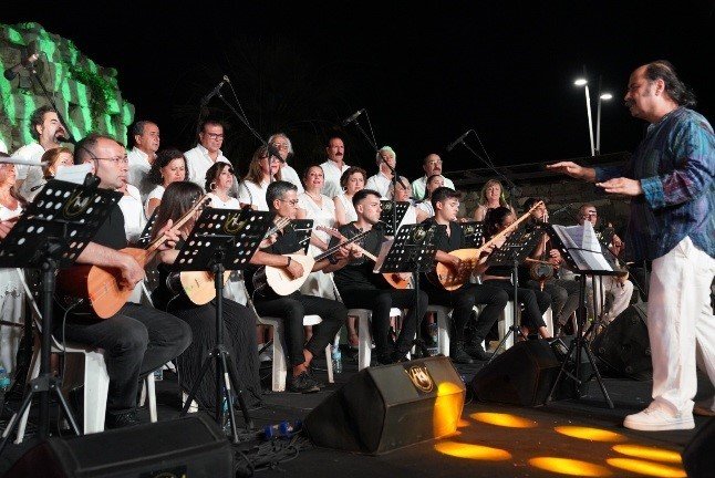 Kaleiçi’nde Türk halk müziği esintisi