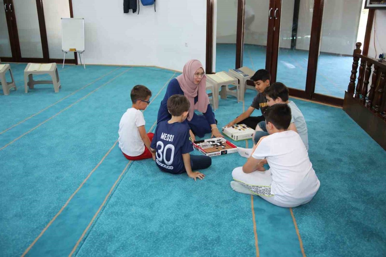 Yaz Kur’an kursuna akademik destek
