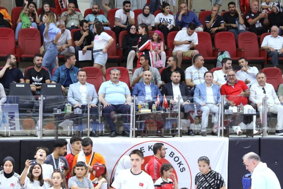 Mardin’de kick boks şampiyonasında heyecan sürüyor