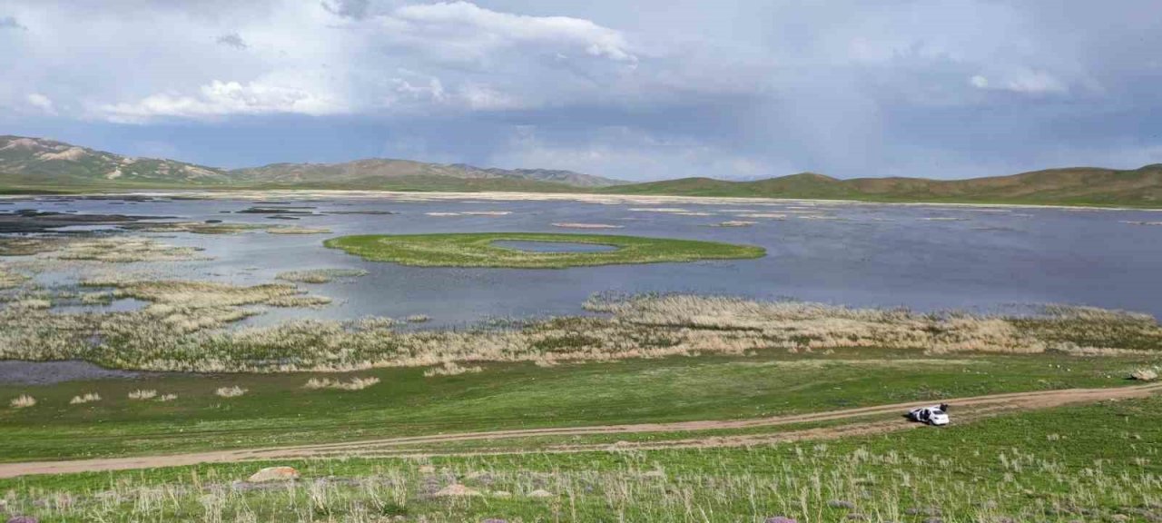 2 bin 800 yıllık Keşiş Gölü kurumak üzere