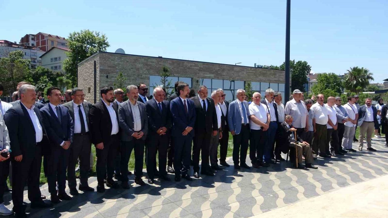 “Türk-Macar Dostluk Anıtı” Macaristan’ın Ankara Büyükelçisi Viktor Matis’in de katılımıyla Trabzon’da açıldı