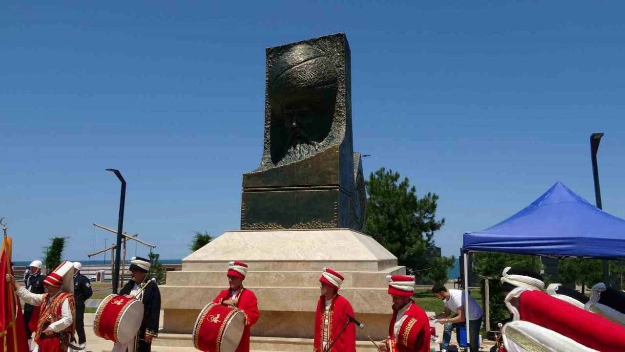 “Türk-Macar Dostluk Anıtı” Macaristan’ın Ankara Büyükelçisi Viktor Matis’in de katılımıyla Trabzon’da açıldı