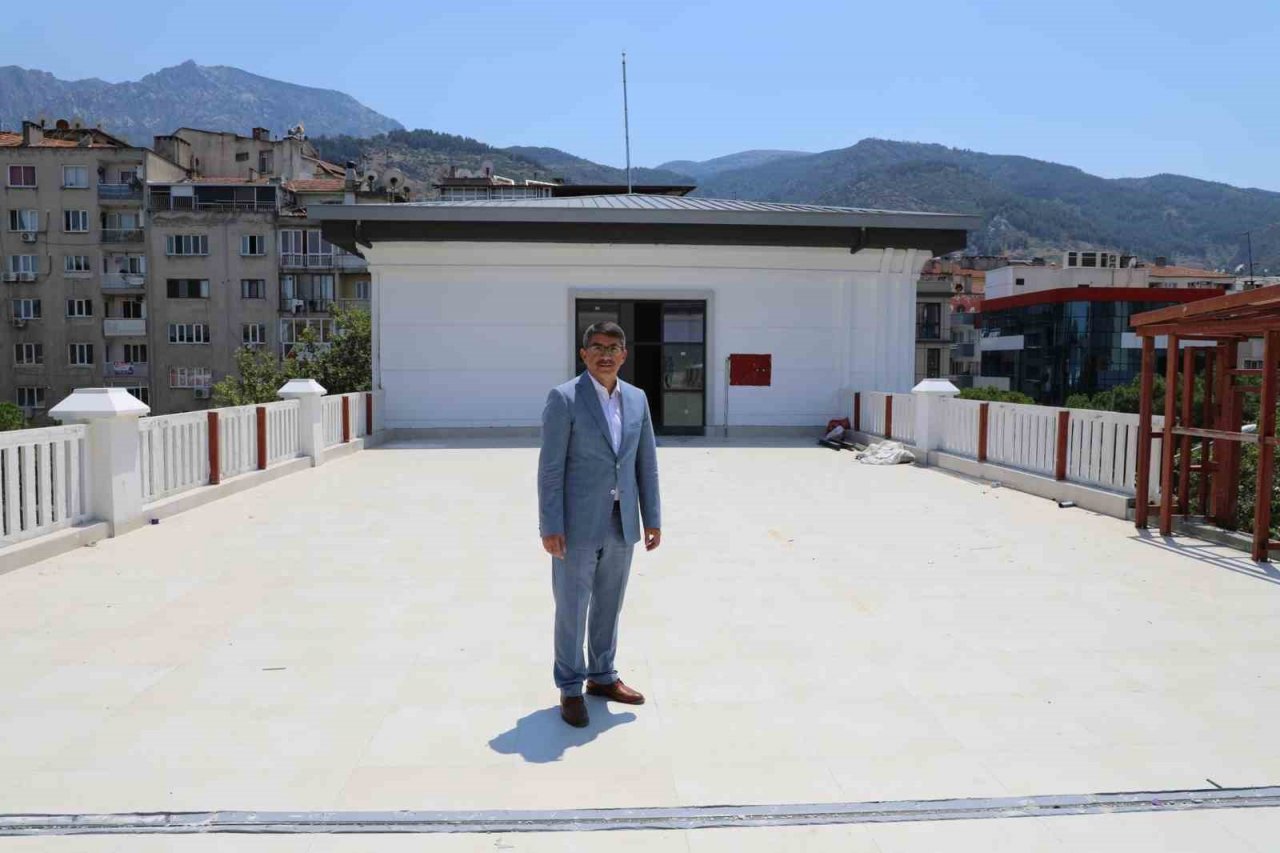 Şehzadeler Millet Kütüphanesi ve Gençlik Merkezi’nde sona gelindi