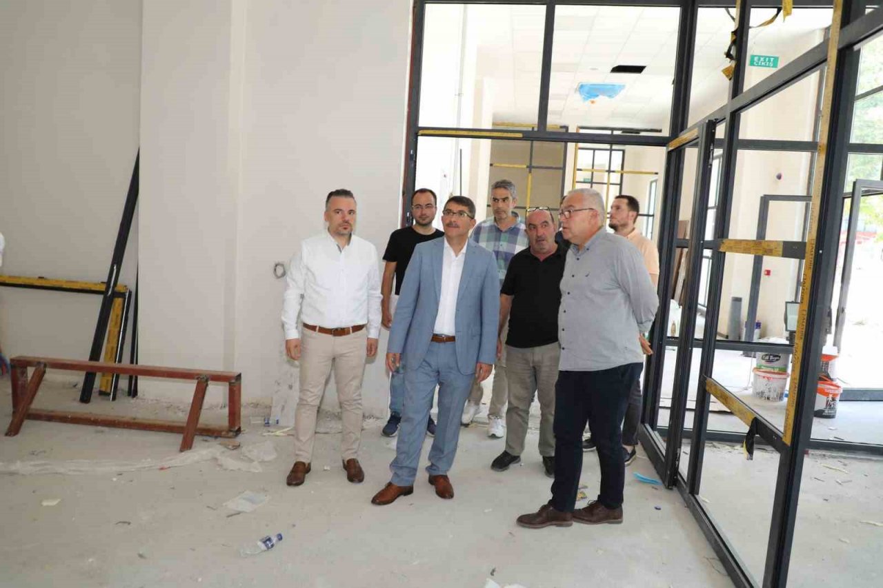 Şehzadeler Millet Kütüphanesi ve Gençlik Merkezi’nde sona gelindi