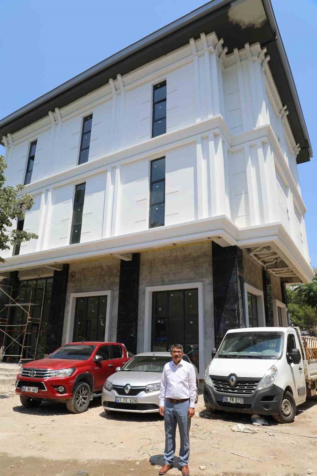 Şehzadeler Millet Kütüphanesi ve Gençlik Merkezi’nde sona gelindi