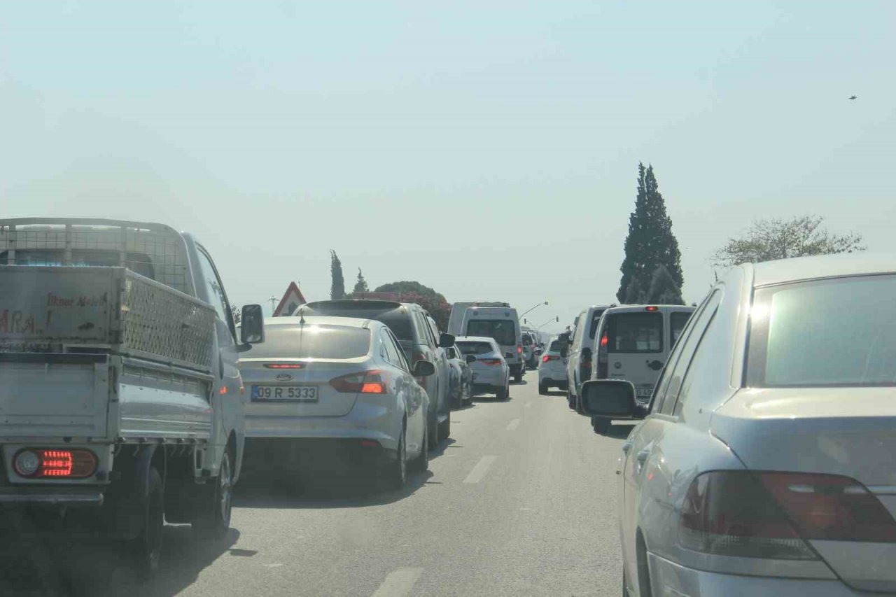 Yaz tatiliyle birlikte Aydın’da trafik yoğunluğu arttı