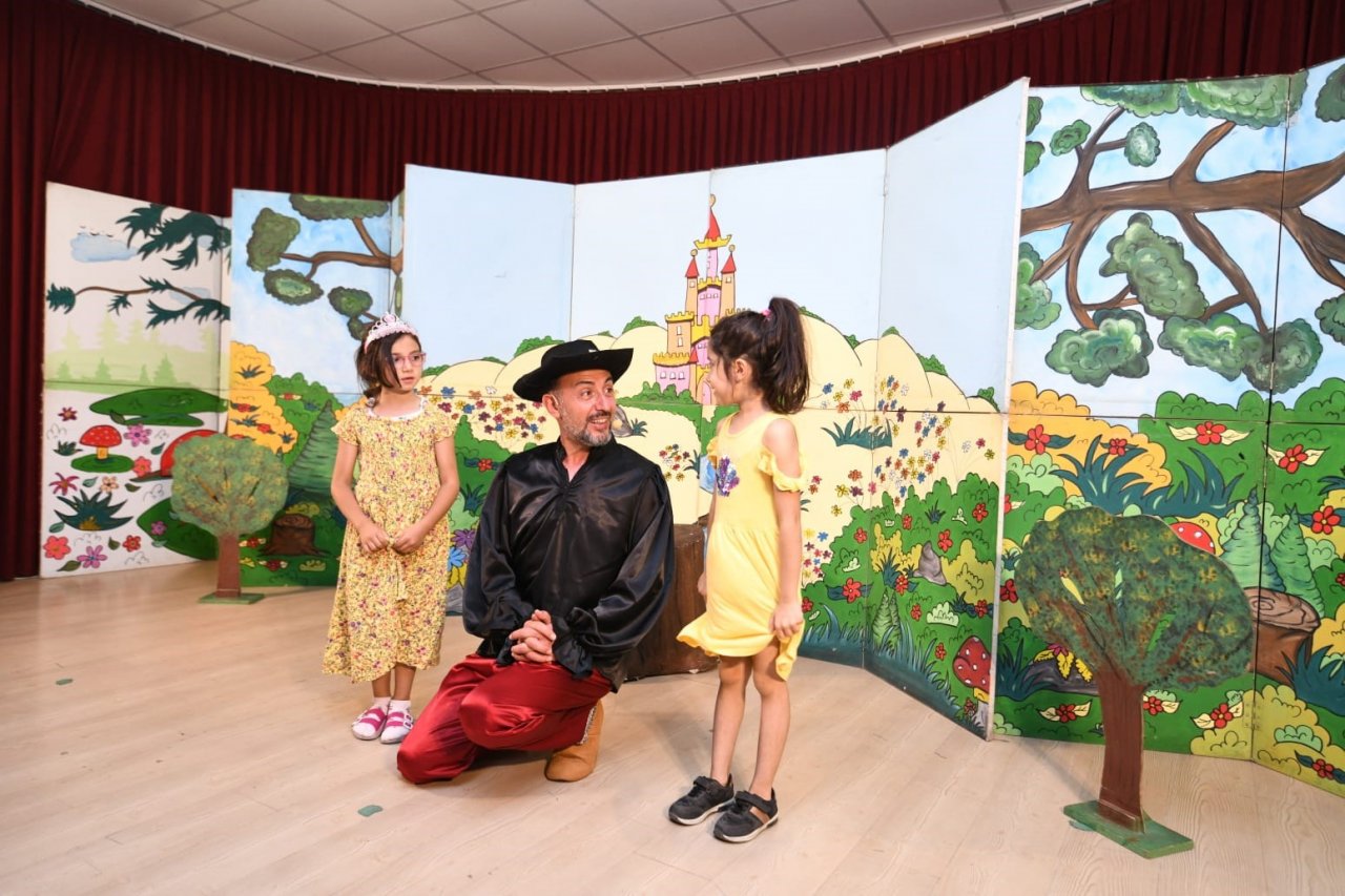 Pursaklar’da “Masalcı” oyunu çocuklarla buluştu