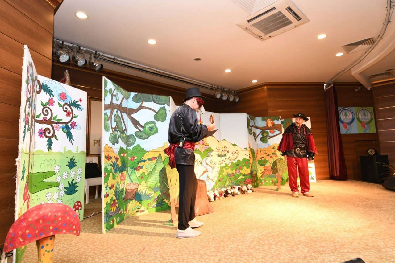 Pursaklar’da “Masalcı” oyunu çocuklarla buluştu