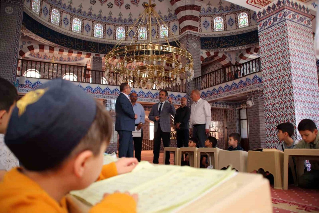 Yozgat Valisi Polat Kur’an kursunda ders verdi