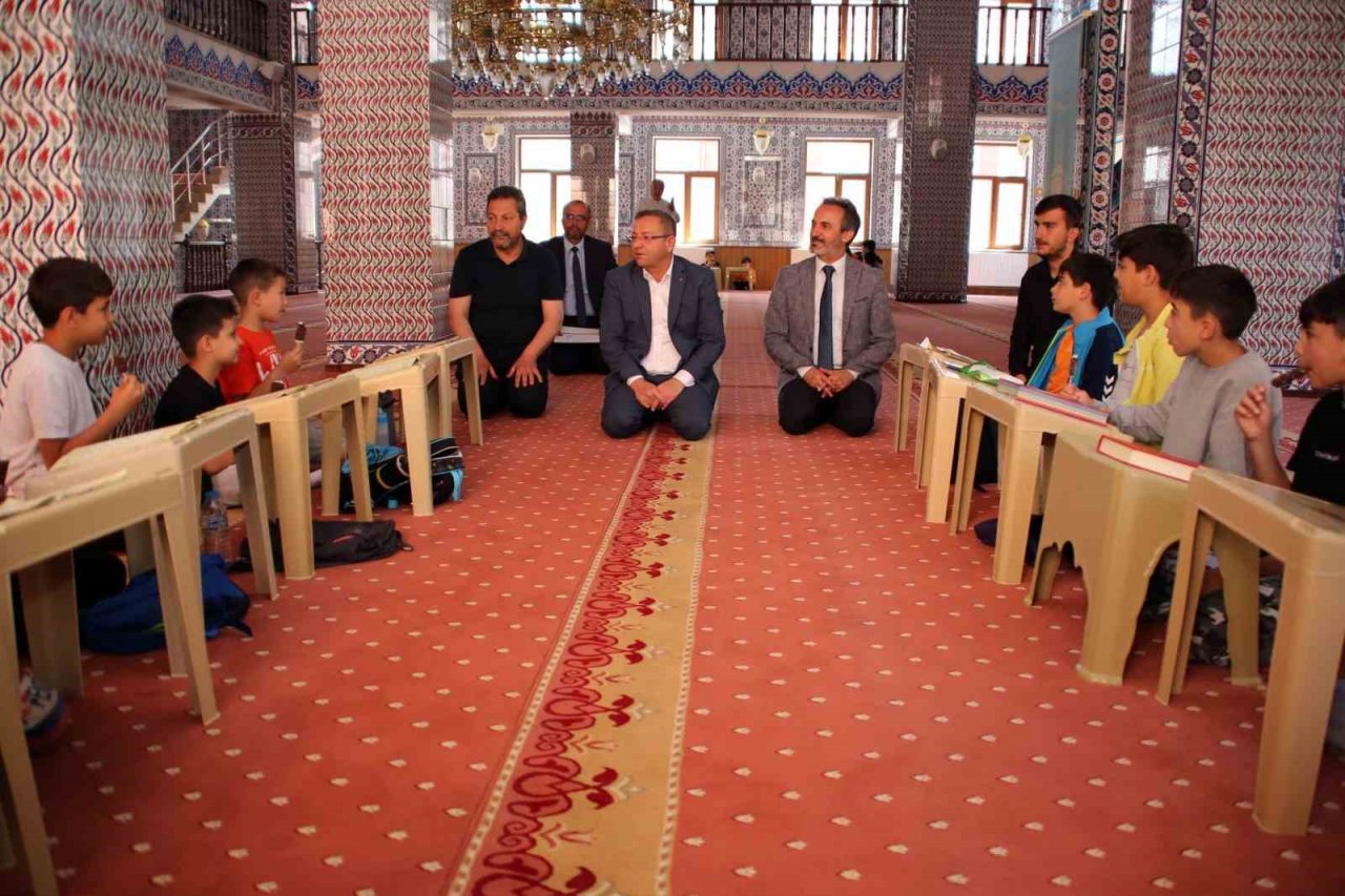 Yozgat Valisi Polat Kur’an kursunda ders verdi