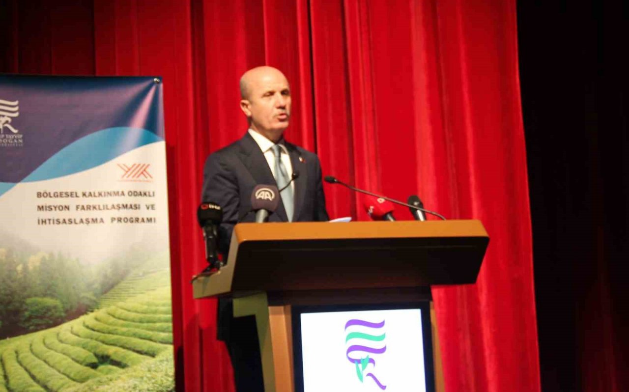 YÖK Başkanı Özvar: “Üniversiteyi tercih edecek adayların peşinde koşulması üniversiteler açısından önemli bir hedef”