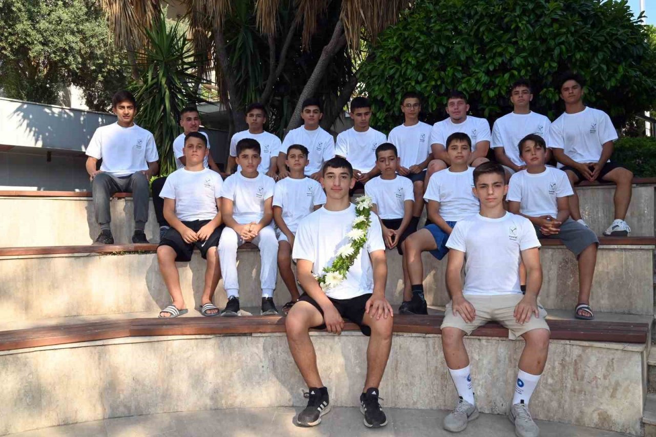 Boy atlayan pehlivan Bozkurt’a, Manavgat’ta coşkulu karşılama