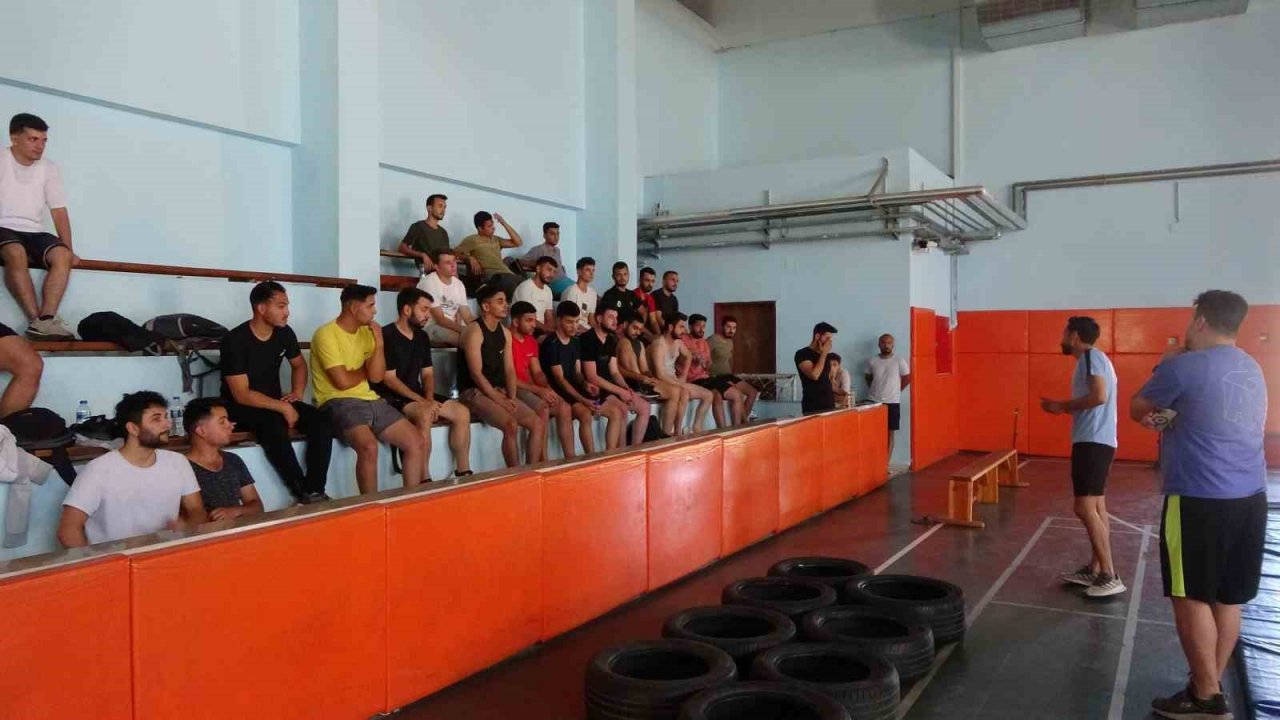 Parkurda hayallerinin peşinden koşuyorlar