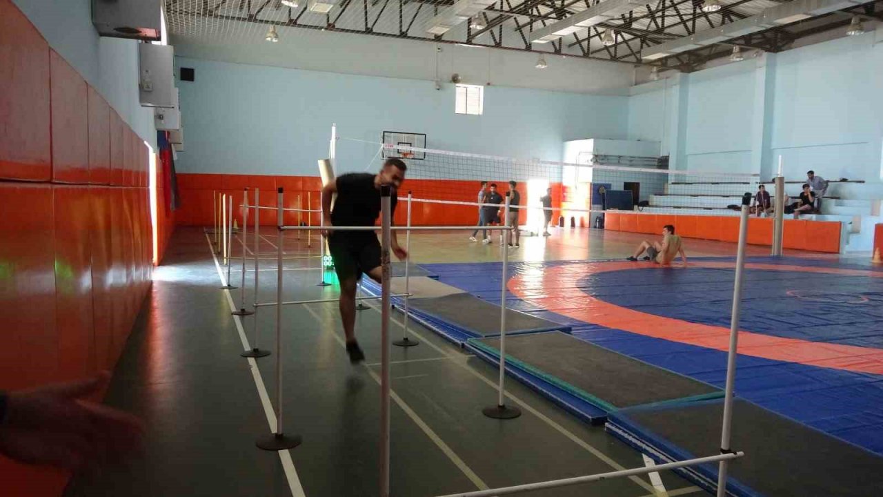 Parkurda hayallerinin peşinden koşuyorlar