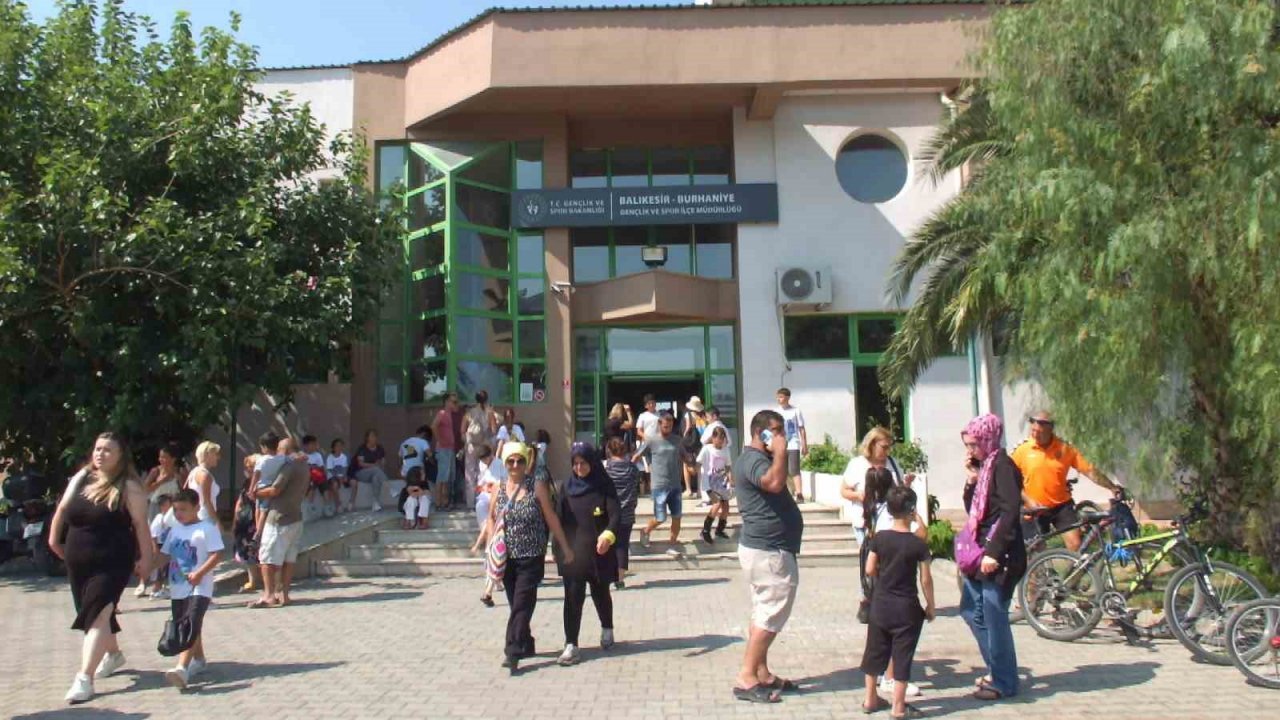 Balıkesir’de çocuklar yaz spor okullarına koştu