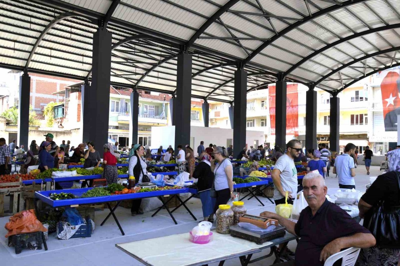 Çine’de Eski Peynir Hali’nde ilk pazar kuruldu