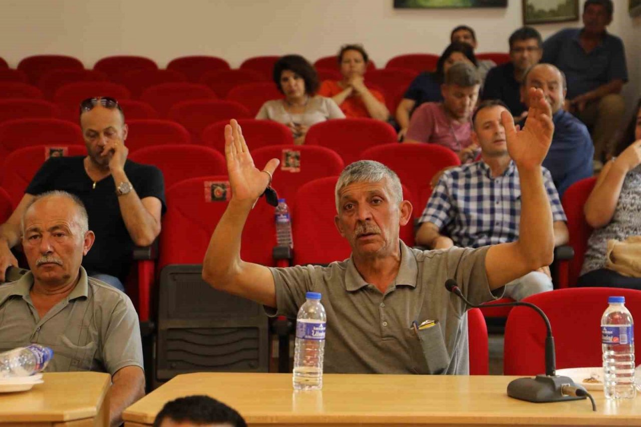 Başkan Deveciler muhtarlarla toplantı düzenledi