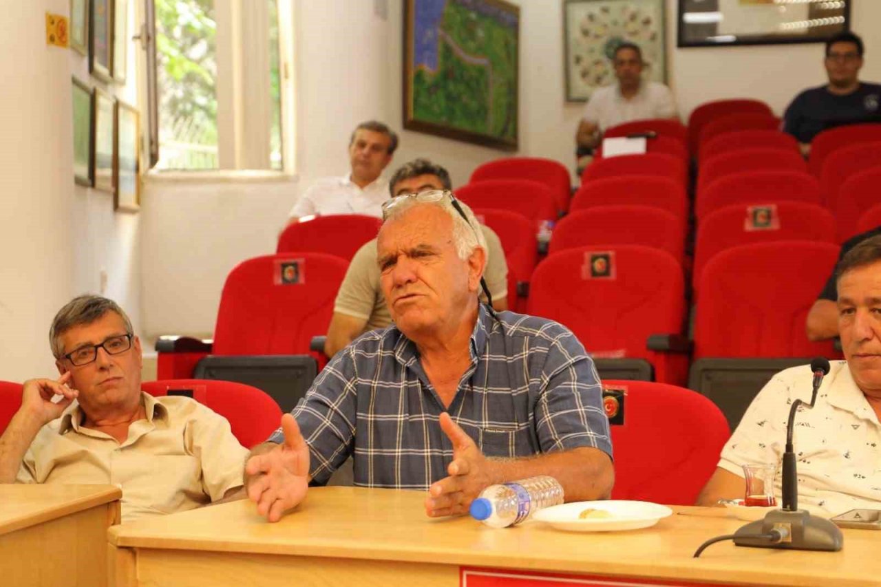 Başkan Deveciler muhtarlarla toplantı düzenledi