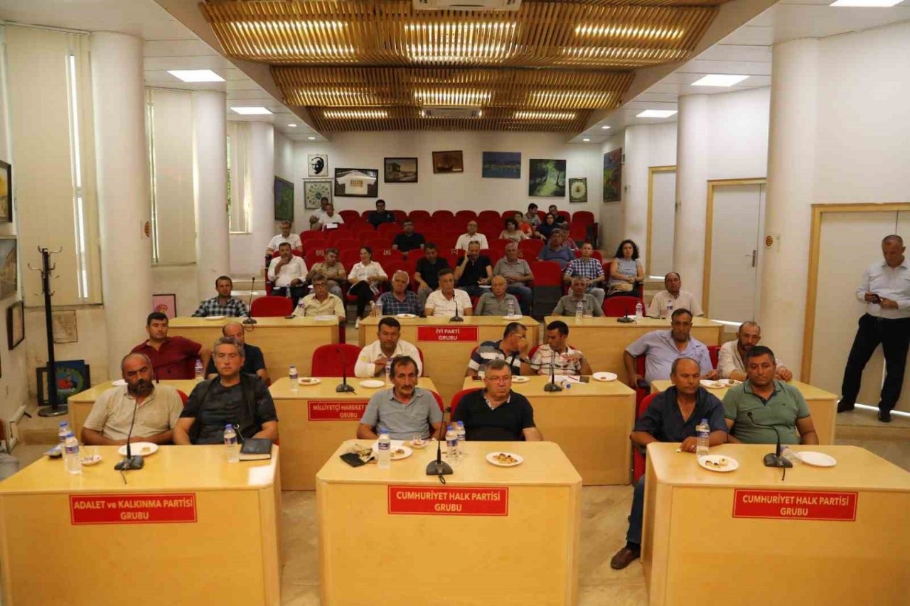 Başkan Deveciler muhtarlarla toplantı düzenledi