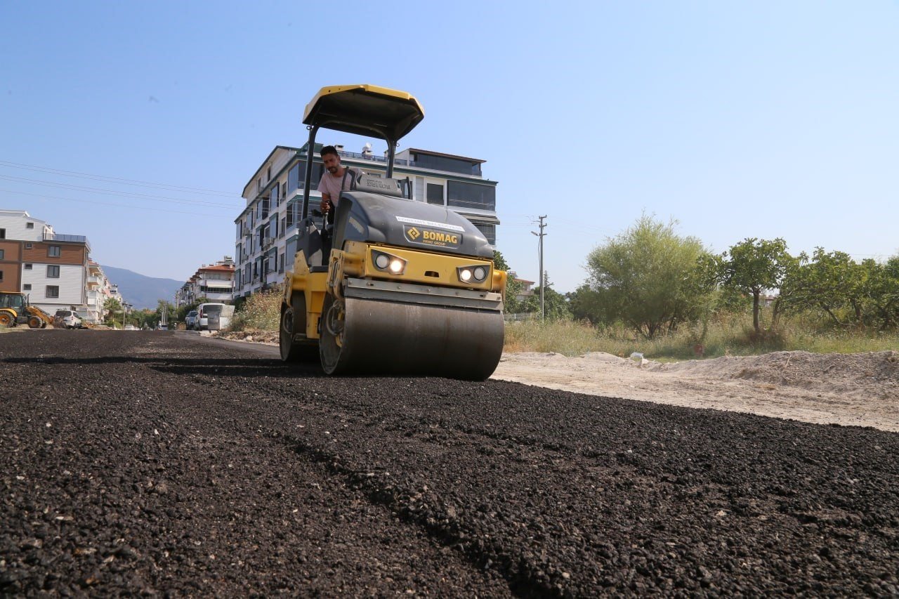 Altınkum’da asfalt çalışmalarına hız verildi