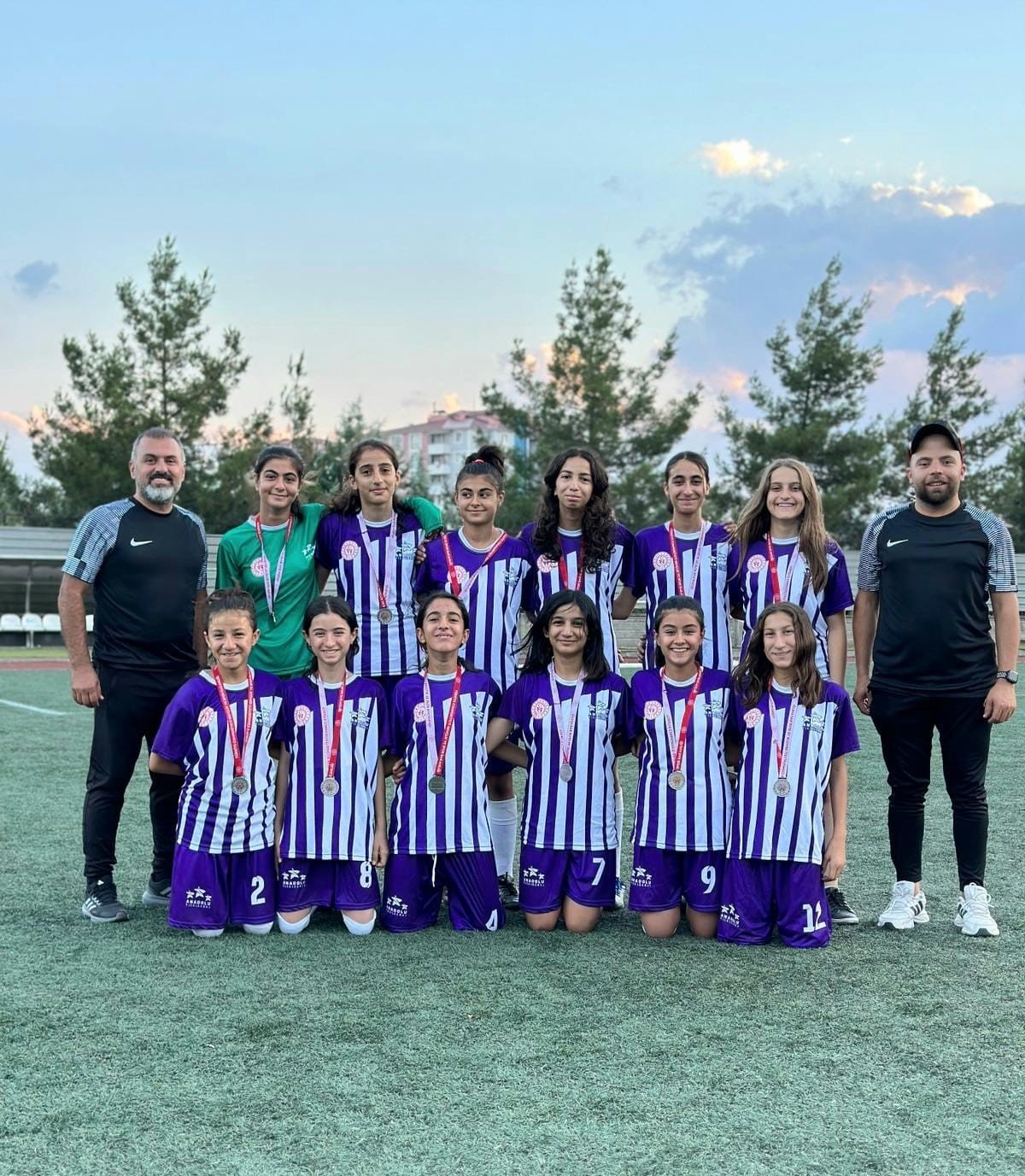 Batmanlı futbolcu kızlar, bölge şampiyonu oldu