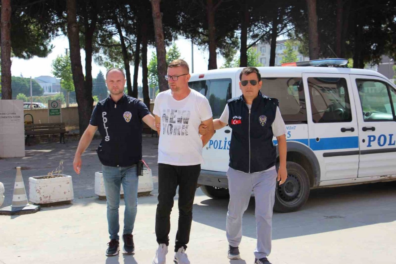 Gelibolu’da hakkında 52 yıl 8 ay kesinleşmiş hapis cezası bulunan zanlı yakalandı