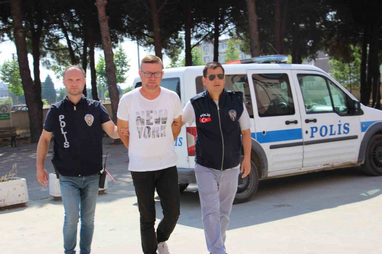 Gelibolu’da hakkında 52 yıl 8 ay kesinleşmiş hapis cezası bulunan zanlı yakalandı